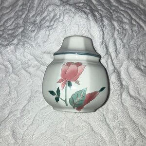 Mikasa vintage pepper shaker, Continental F3003 Silk Flowers, soft pink & green